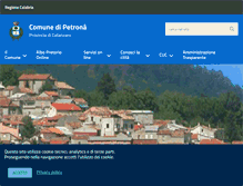 Tablet Screenshot of comune.petrona.cz.it